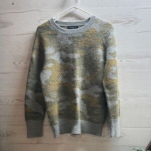 Banana Republic green mustard grey camo long sleeve crew sweater size s